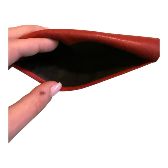 🧡 5 for $25 🧡 WILSONS LEATHER Elegant Red Leather Clutch - Picture 3 of 4